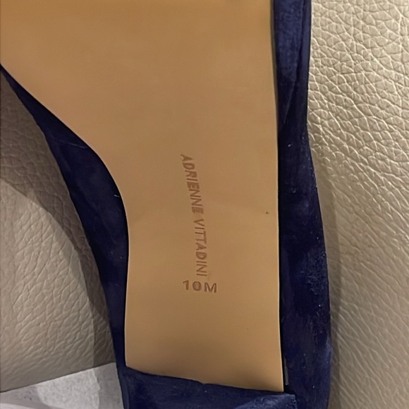 NWOT. LADIES blue suede heels, Adrienne Vittadini. Size 10M - Picture 5 of 7